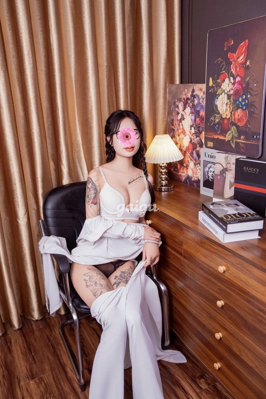 2K4 An Trần _Mình Dây Dáng Đẹp Quyến Rũ Nhiệt Tình Hết Mình