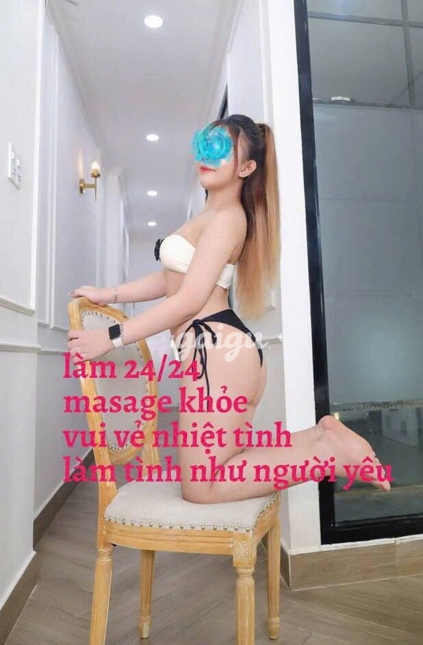 Gái non Trân Trân_ Mặt xinh, body nóng bỏng gợi tình